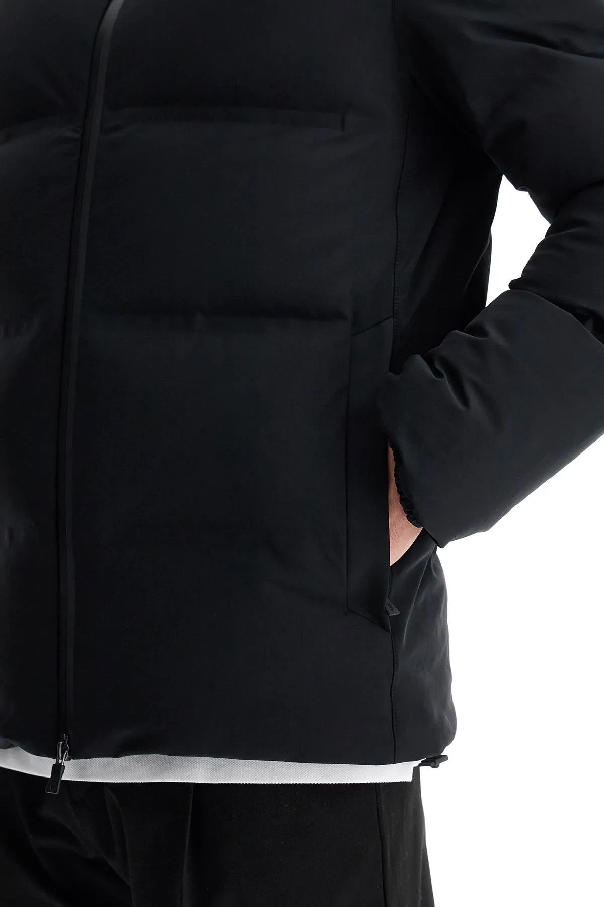 SHORT DOWN JACKET IN NEW IMPACT.